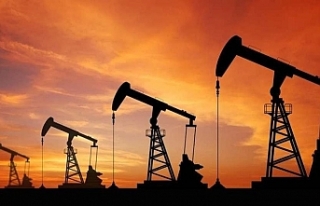 IEA, küresel petrol talebindeki artış öngörüsünü...