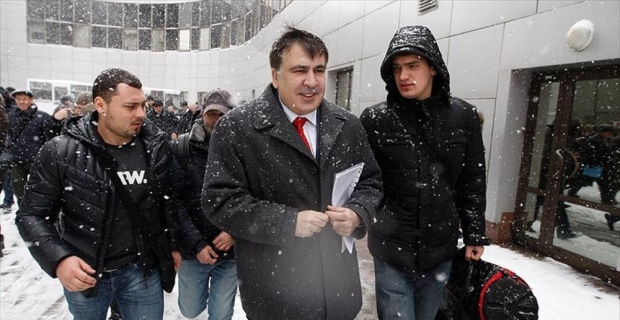 Eski Gürcistan Cumhurbaşkanı Saakaşvili geceleri ev hapsinde olacak