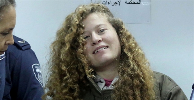 'Filistinli cesur kız' Ahed'in tutukluluk süresi uzatıldı