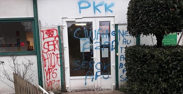 Fransa'da terör örgütü PYD/PKK yandaşlarından camiye saldırı
