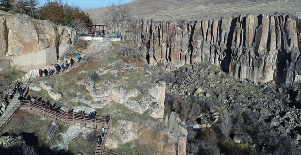 Kapadokya'nın gözdesi Ihlara Vadisi'ne ziyaretçi akını