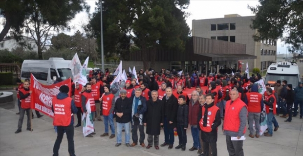 Metal işçilerinin grev kararı ertelendi