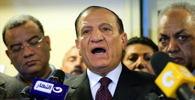 Mısır'da cumhurbaşkanlığı adayı Anan 'seçmen listesinden' çıkarıldı