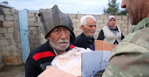 'Zeytin Dalı' ile teröristlerden temizlenen köylerine döndüler