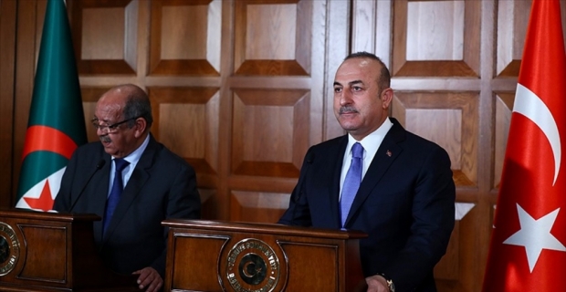 Dışişleri Bakanı Çavuşoğlu: Terör örgütlerine destek verenler eşittir PKK/YPG'dir