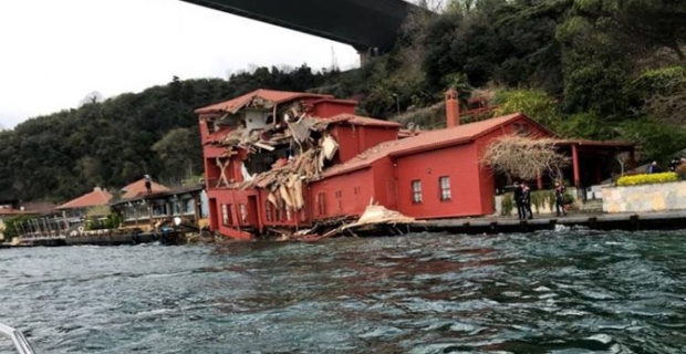 İstanbul Boğazı'nda tanker yalıya çarptı