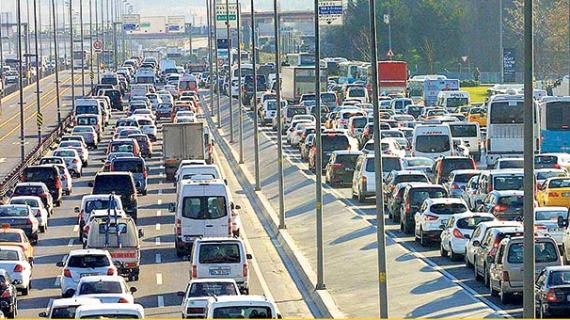 İstanbul trafiği hayatın 3.5 yılını çalıyor