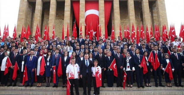 19 Mayıs törenlerle kutlanıyor