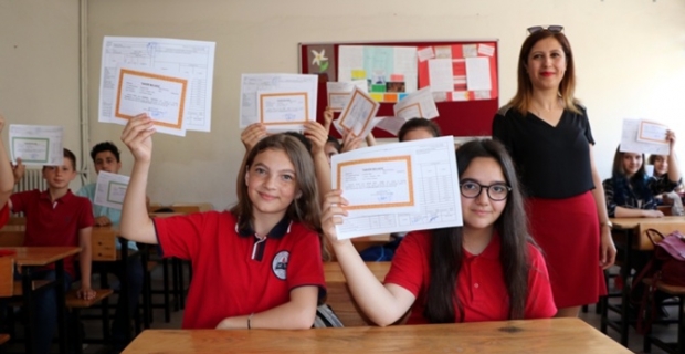 Okullarda karne heyecanı