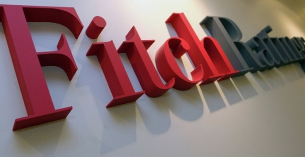 Fitch, 4 bankanın notlarını indirdi