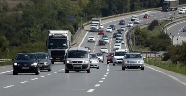 Trafikteki taşıt sayısı 579 bin 276 arttı