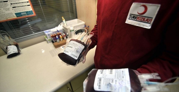 'Bir kişi kan bağışıyla 3 hastaya hayat veriyor'