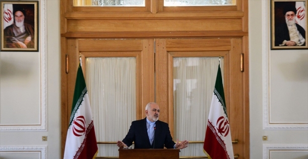 İran Cumhurbaşkanı Ruhani Zarif'in istifasını kabul etmedi