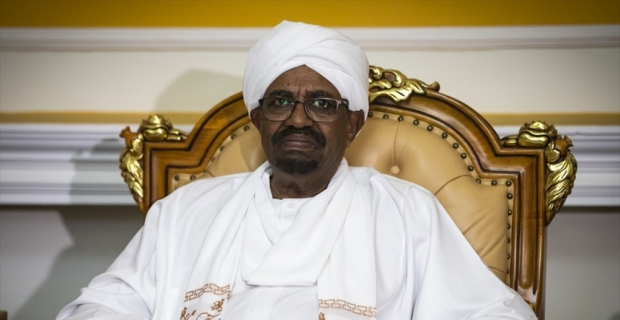 Sudan'da hükümet feshedildi