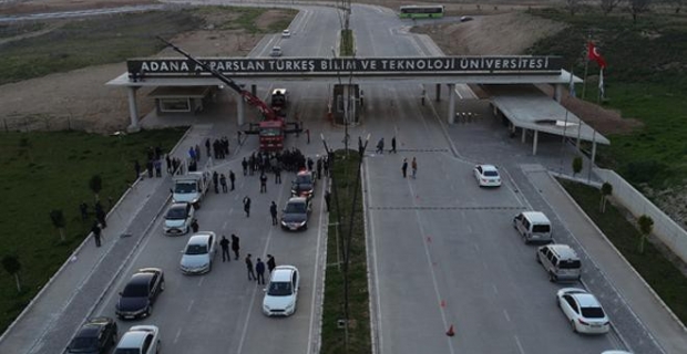 Adana Alparslan Türkeş Bilim ve Teknoloji Üniversitesinin tabelası asıldı