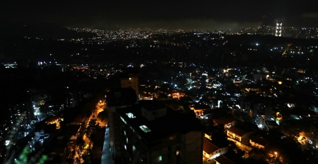 Venezuela'da elektrik kesintisi nedeniyle hayat durdu