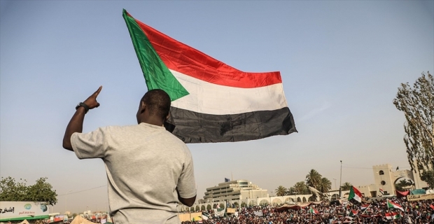 Sudan'da üst düzey yöneticiler cezaevine gönderildi