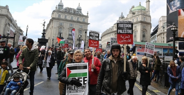 Binlerce kişi Londra'da Filistin için yürüdü