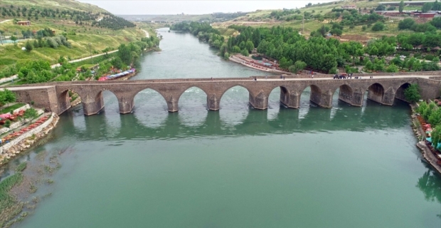 Dicle Nehri son 30 yılın en berrak görünümünde