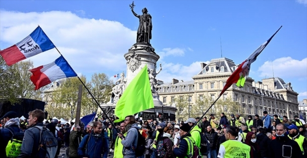 Fransa'da sarı yelekliler gösterilerin 27. haftasında da sokaklarda
