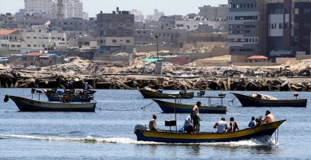 İsrail Gazze'deki balıkçıların avlanma yasağını kaldırdı
