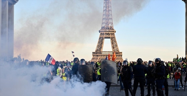 Sarı yeleklilerin eylemleri Fransa turizmini olumsuz etkiledi