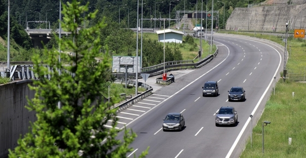 Anadolu Otoyolu'nda trafik yoğunluğu azaldı