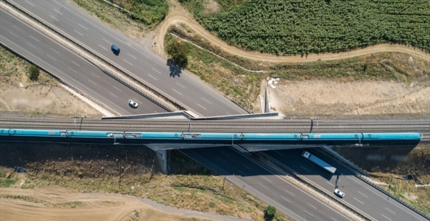 Çerkezköy-Kapıkule demir yolu hattında imzalar atılıyor
