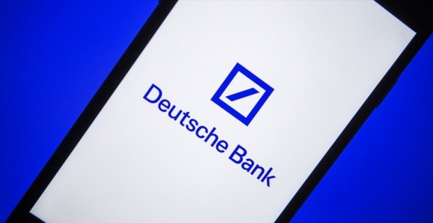 Deutsche Bank’ın kredi notu düşürüldü