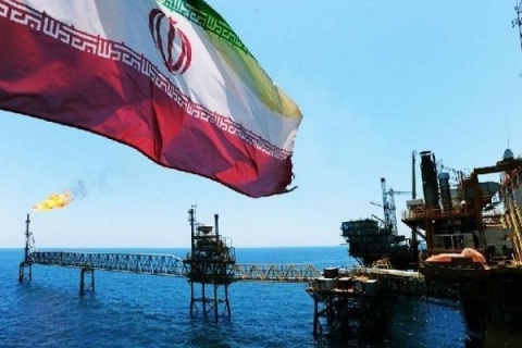 İran: Gemilerimiz tehdit edilirse ABD savaş gemilerini vuracağız