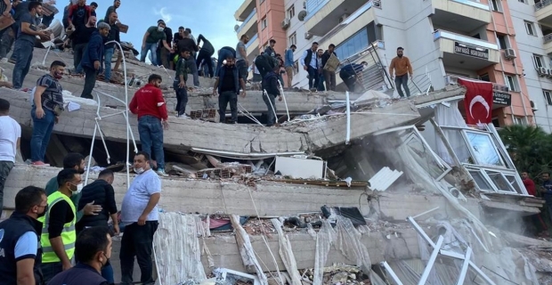 İzmir'i 6,6'lık deprem vurdu: 6 can kaybı, 257 yaralı