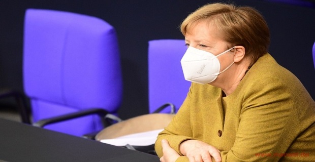 Merkel, ülke tarihinin en büyük finans skandalında ifade verdi