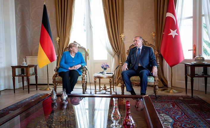 Merkel: Almanya ve Türkiye göçmen sorununu tek başına çözemez