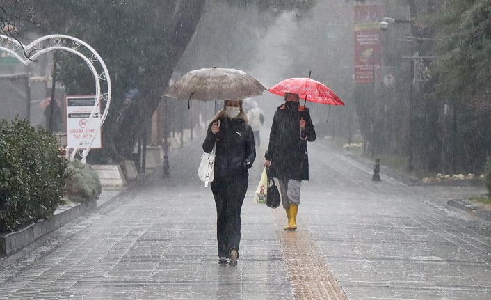 Meteorolojiden sağanak ve kuvvetli fırtına uyarısı