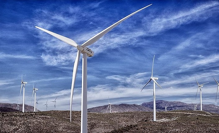 Deprem bölgelerinde rüzgardan elektrik üretimi sürüyor