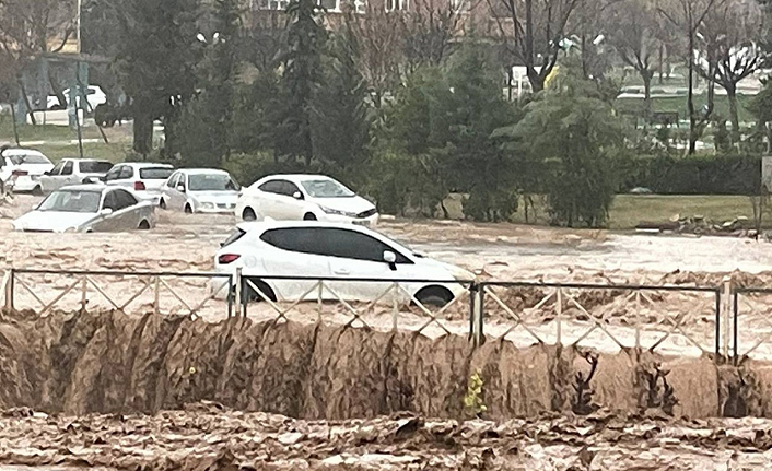 Deprem bölgesini sel vurdu: Adıyaman ve Şanlıurfa'da can kaybı ve kayıplar var