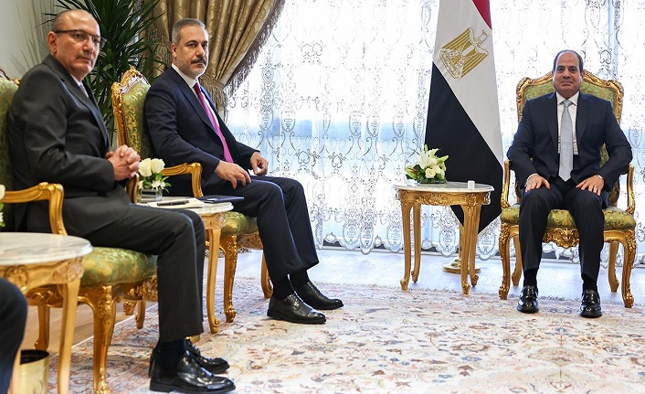 Bakan Fidan, Mısır Cumhurbaşkanı Sisi ile bir araya geldi