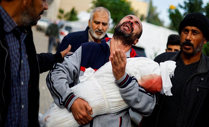 İsrail yerinden edilenlerin sığındığı BM'ye ait bir okula saldırı düzenledi: 27 kişi öldürdü