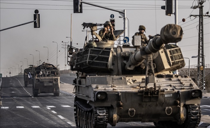 İsrail topçu birliklerini Gazze Şeridi içine kaydırdı