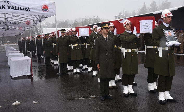 Pençe-Kilit şehitleri için Şırnak'ta tören düzenlendi