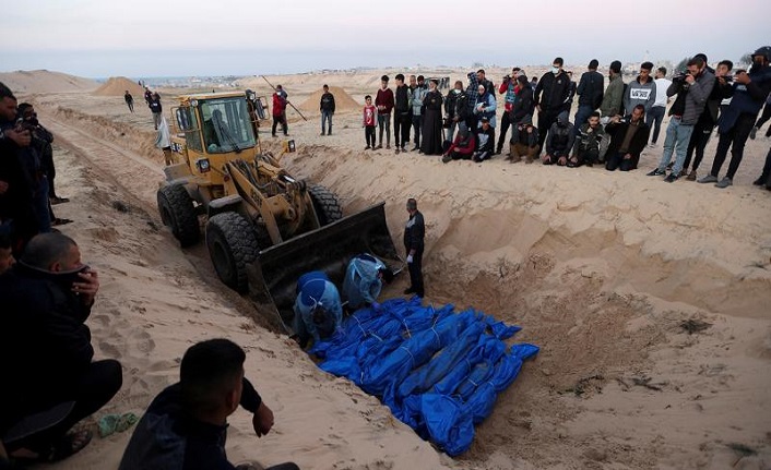 Euro-Med, Gazze'de İsrail saldırılarında ölenlerin gömüldüğü 130'dan fazla toplu mezar belgeledi