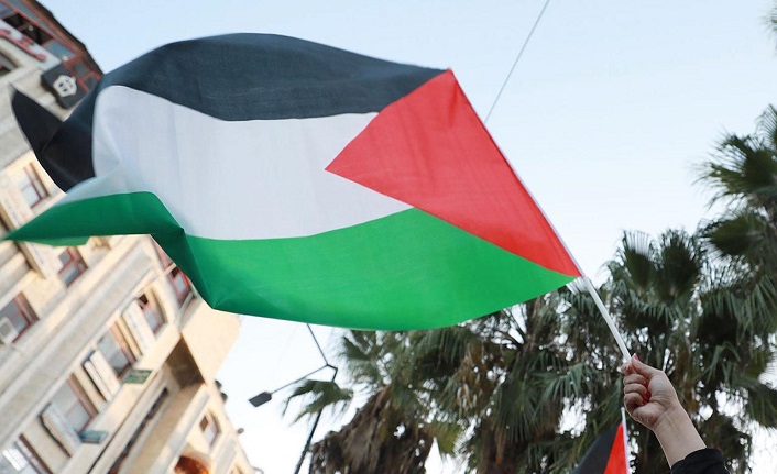 İsrail kısıtlamalarıyla Filistin'in ekonomisini de "abluka" altına alıyor