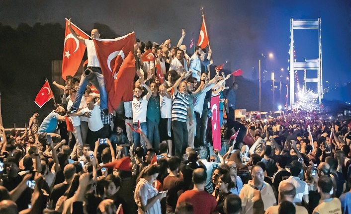 Kalkınmanın şafağında gelen darbeler tesadüf mü?