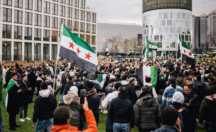Almanya adım atıyor: Suriyelilerin sığınma talepleri iptal edilecek!