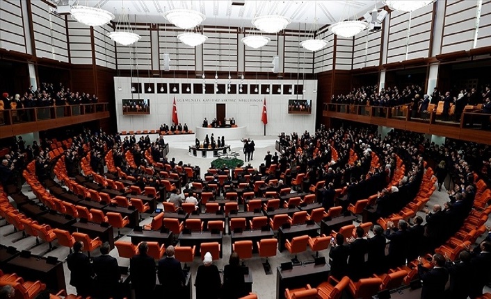 İşte Meclis#039;teki dağılımda son durum! (Hangi partinin kaç milletvekili var?)