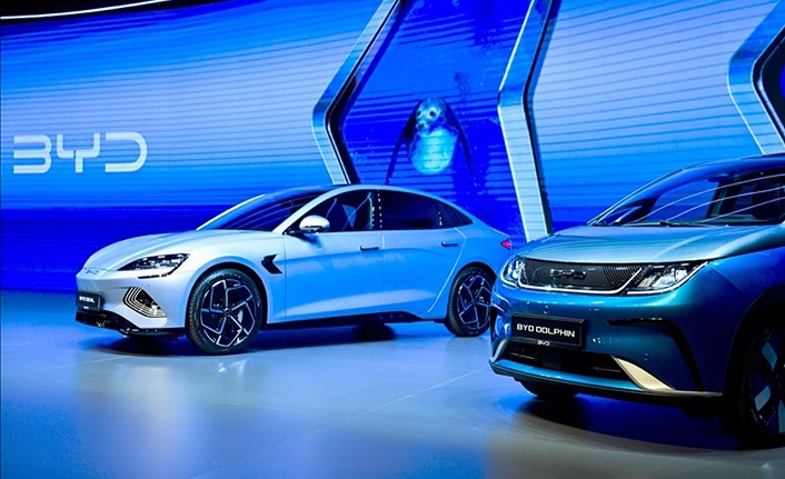 BYD’den elektrikli araç sektörünü altüst edecek hamle! Şarj hızı benzin almak kadar süratli oluyor