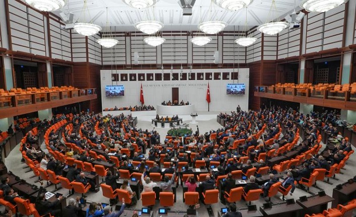 Emeklilerin bayram ikramiyesi Meclis'e geliyor