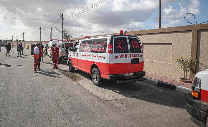 Filistin Kızılayı: İsrail, Refah'ta ambulansları kuşatma altına aldı