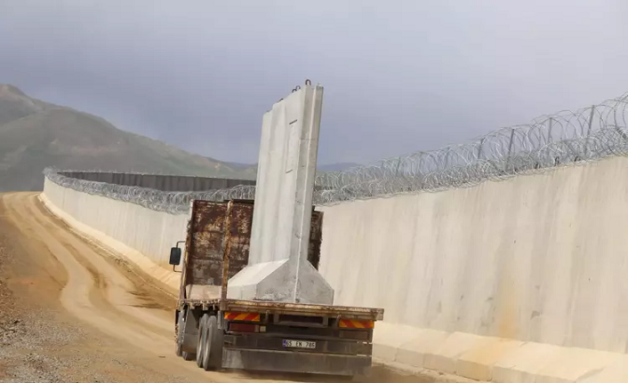 İran, doğu sınırına güvenlik duvarı inşa edecek