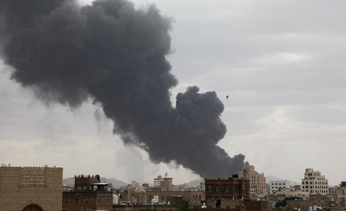 Yemen'deki Husiler, katil İsrail'in Sana Havalimanı'na saldırdığını duyurdu
